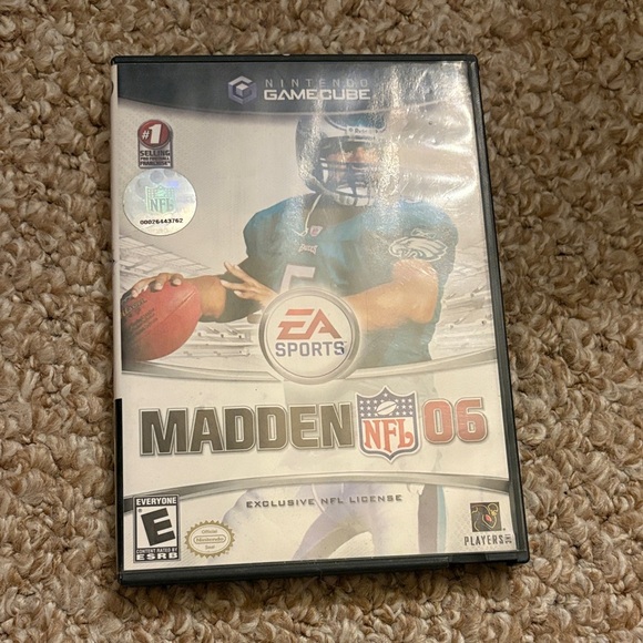 Madden NFL 06 for Nintendo GameCube - Picture 1 of 4